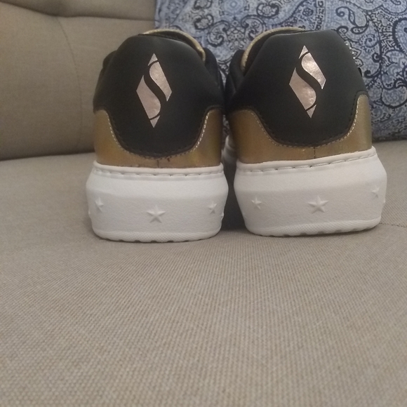 Skechers High Street - Crackled Metallic sneakers NWOT - Picture 3 of 8